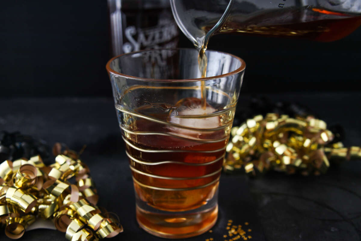 Black and Gold Old Fashioned Iced Tea Cocktail Recipe - Luzianne® Tea