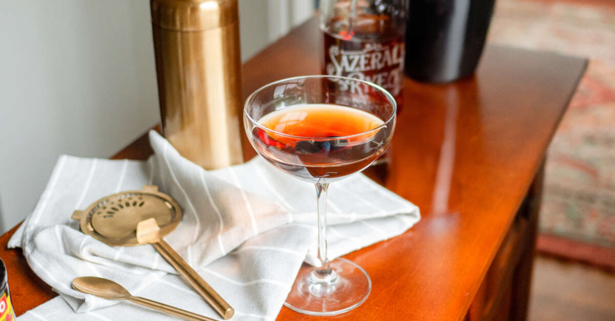 Manhattan on the Mississippi Sweet Tea Cocktail Recipe – Luzianne® Tea