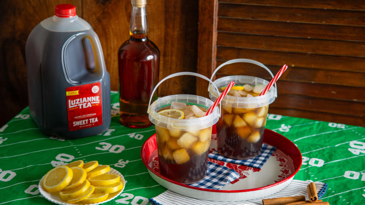 maple bourbon sweet tea cocktail served in drink buckets